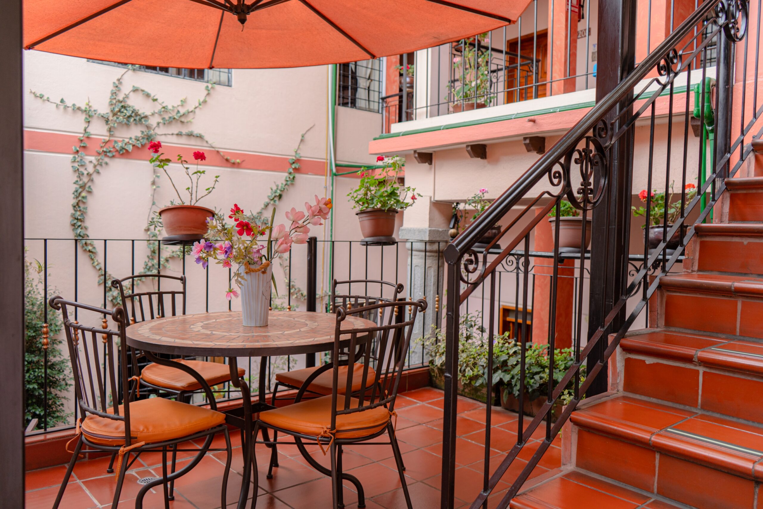 Patios con terraza Rincón Familiar Hostel Boutique - Centro Histórico de Quito