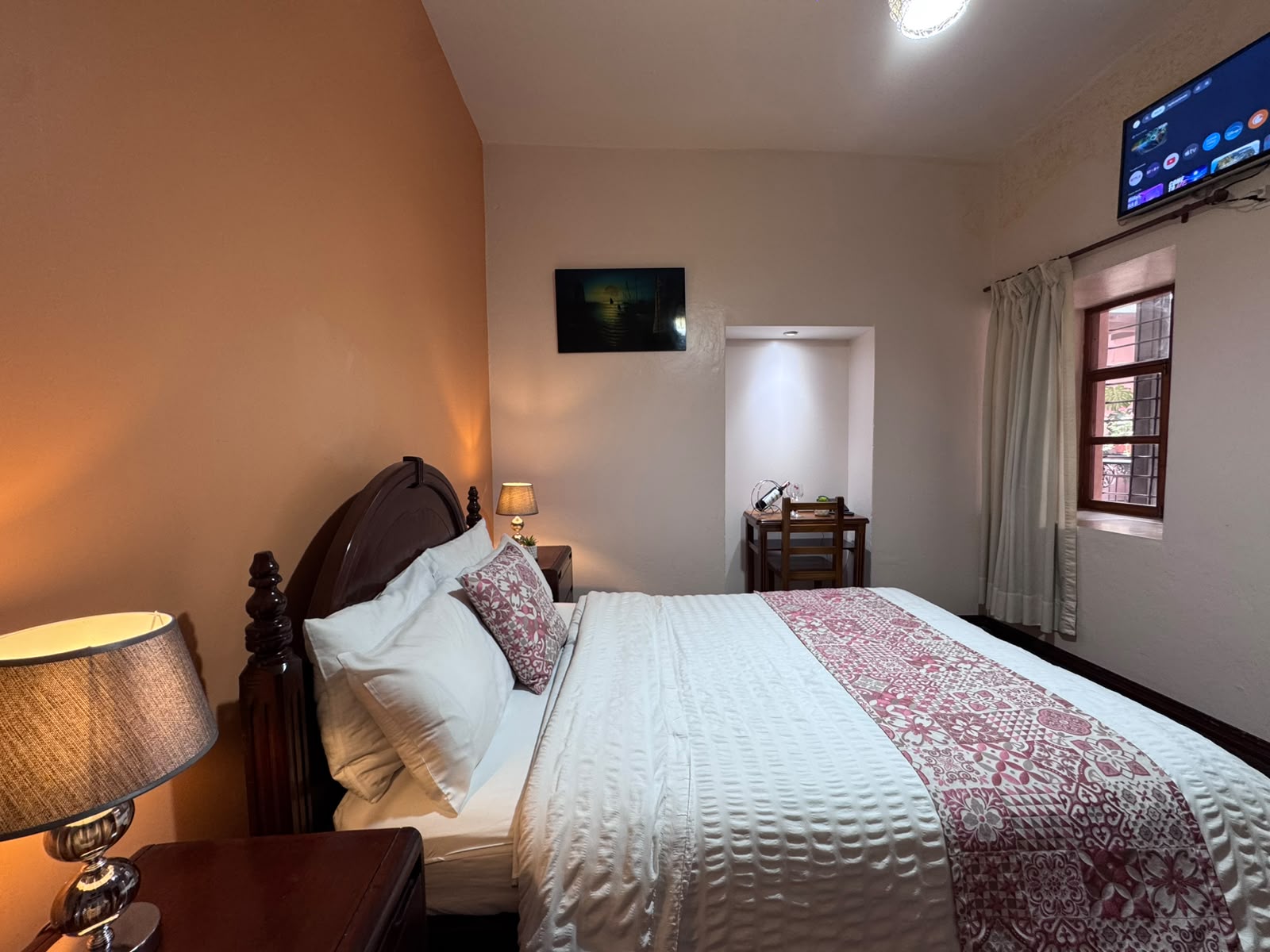 Zimmer mit Whirlpool in der Altstadt von Quito, Hotel, Komfort, zentrale Lage